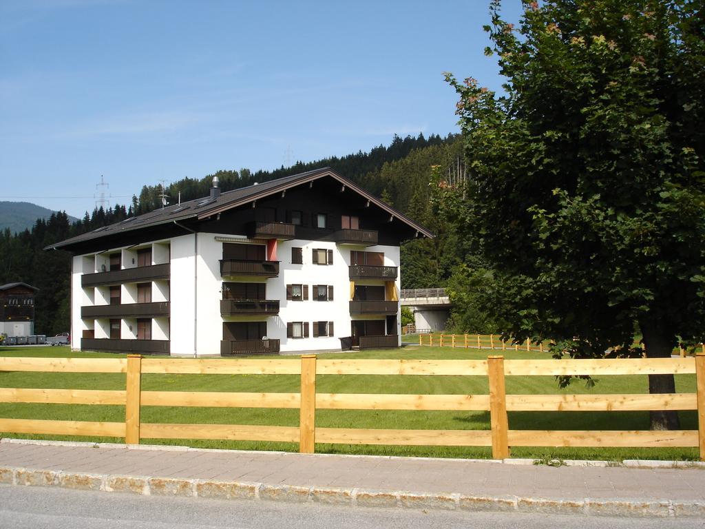 Welcome-Bienvenue-Добро Пожаловать Flachau Phòng bức ảnh