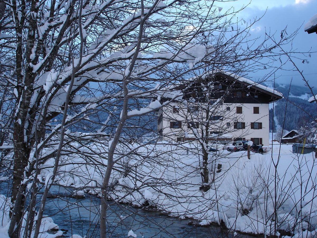 Welcome-Bienvenue-Добро Пожаловать Flachau Ngoại thất bức ảnh